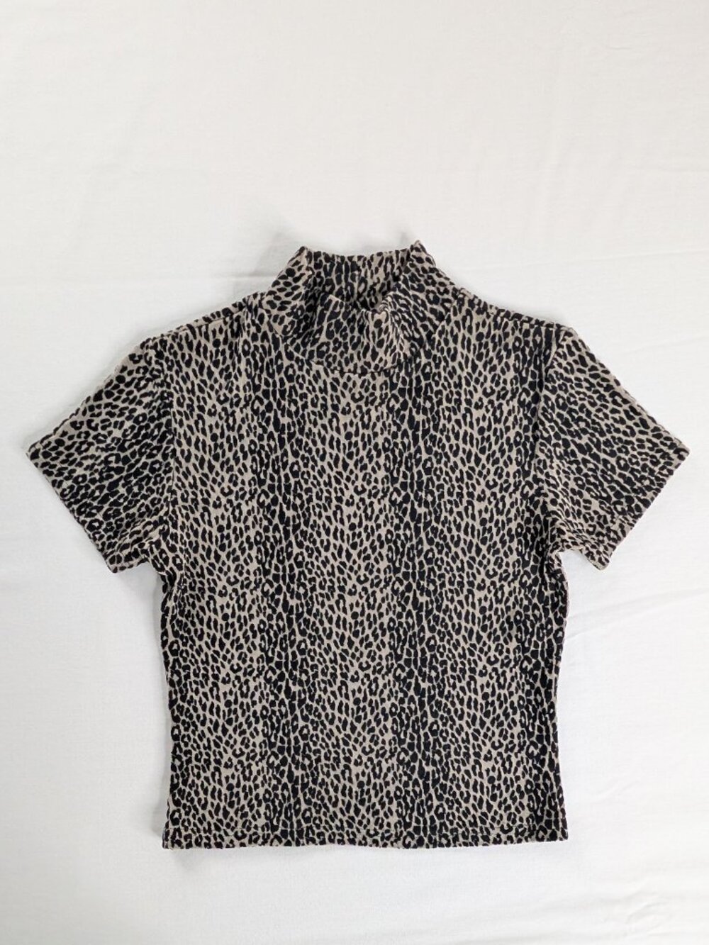 VTG Cream Black Velvet Leopard Print Mock Neck Crop Short Sleeve Top